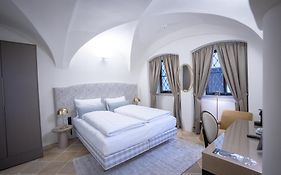 Maxim Suites By Elias Holl